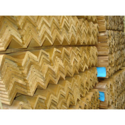 CORNIERE PIN SYLVESTRE TRAITE CLASSE 4 68X68MM LONGUEUR 3.00M