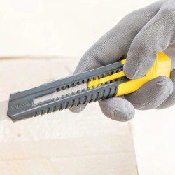 CUTTER 18MM SM