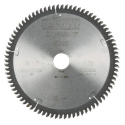 Lame de scie circulaire 216 x 30 mm. 80 dents. TCG. angle d'attaque -5
