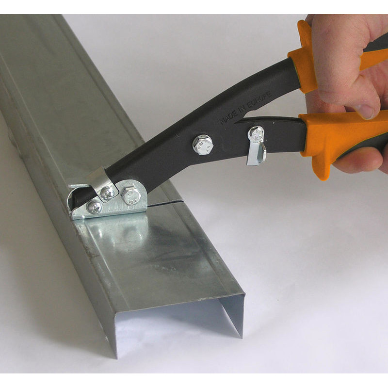 CISAILLE GRIGNOTEUSE  COUPE COPEAUX